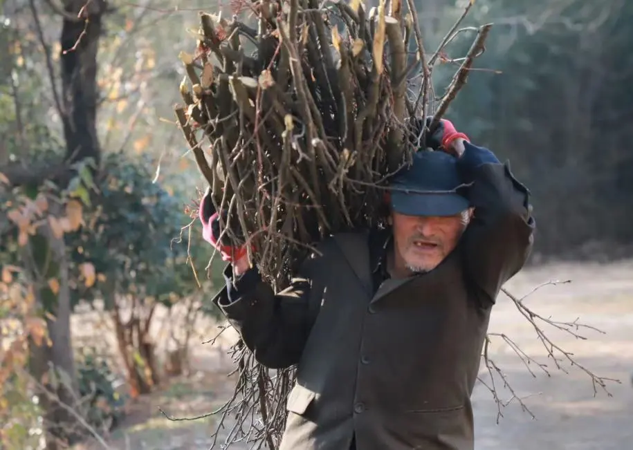 “走访慰问送温情 殷殷关怀暖人心” | 第十四季大爱星空体育网页版,星空体育（中国）官方网站登录界面 温暖“桐”行第三站