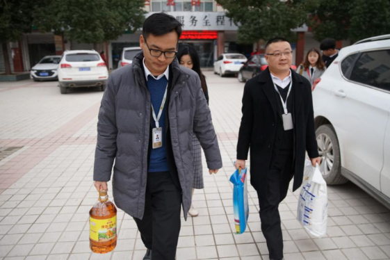 第十季“大爱星空体育网页版,星空体育(中国)官方网站登录界面 暖冬行动”系列报道新闻媒体汇编