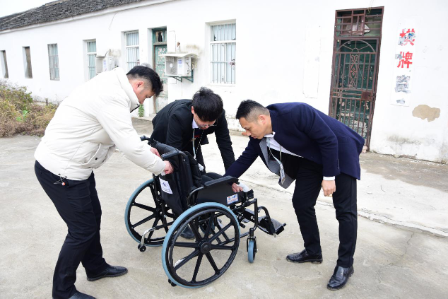 第十季“大爱星空体育网页版,星空体育（中国）官方网站登录界面 暖冬行动”系列报道新闻媒体汇编