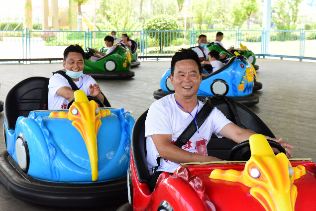 2021年度星空体育网页版,星空体育（中国）官方网站登录界面控股集团关爱农民工公益活动新闻媒体汇编