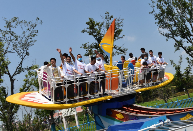 2021年度星空体育网页版,星空体育（中国）官方网站登录界面控股集团关爱农民工公益活动新闻媒体汇编