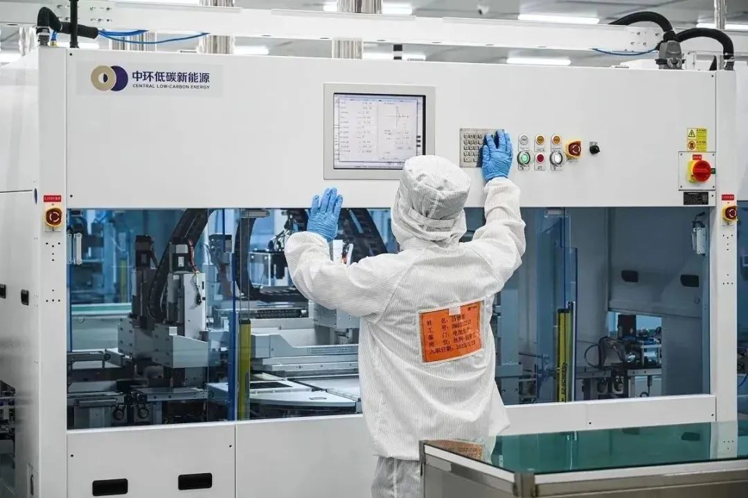 转型新样板 星空体育网页版,星空体育（中国）官方网站登录界面低碳新能源6GW n-TOPCon 电池顺利投产