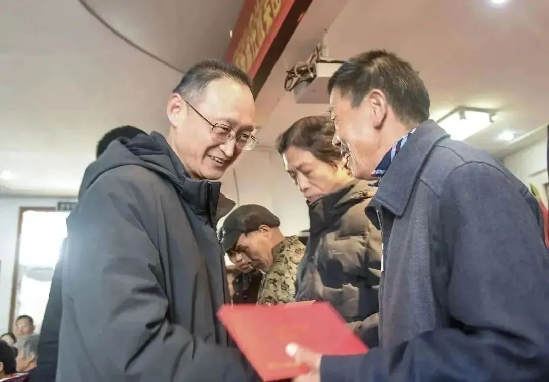 大爱星空体育网页版,星空体育（中国）官方网站登录界面 温暖“桐”行 ｜ 星空体育网页版,星空体育（中国）官方网站登录界面第十四季暖冬行动再度出发