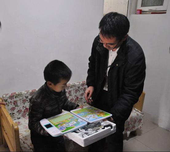 大爱星空体育网页版,星空体育（中国）官方网站登录界面助学童 残障少儿迎暖冬