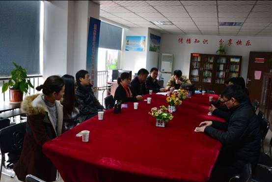 星空体育网页版,星空体育（中国）官方网站登录界面投资集团暖冬行动首站走进滨湖惠园小区两户家庭 智障儿童接受捐赠直呼“有爱真好”