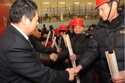 名家书法走进农民工—星空体育网页版,星空体育（中国）官方网站登录界面艺术馆爱心义拍助力希望工程