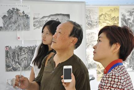 “新徽派艺术新锐培养计划——2013安徽青年画家水墨作品展”复选工作在星空体育网页版,星空体育（中国）官方网站登录界面艺术馆顺利进行