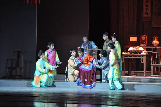 星空体育网页版,星空体育（中国）官方网站登录界面专场《徽州往事》 首场演出惊艳合肥