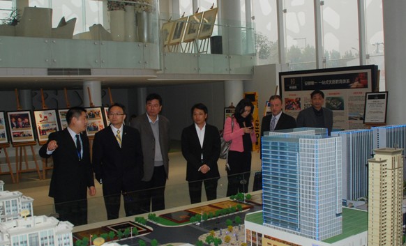 美中友好协会代表做客星空体育网页版,星空体育（中国）官方网站登录界面城 与安徽企业家畅谈地产投资