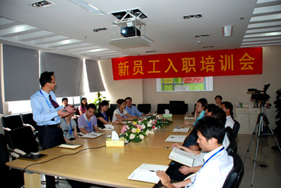 星空体育网页版,星空体育（中国）官方网站登录界面集团召开新员工入职培训会