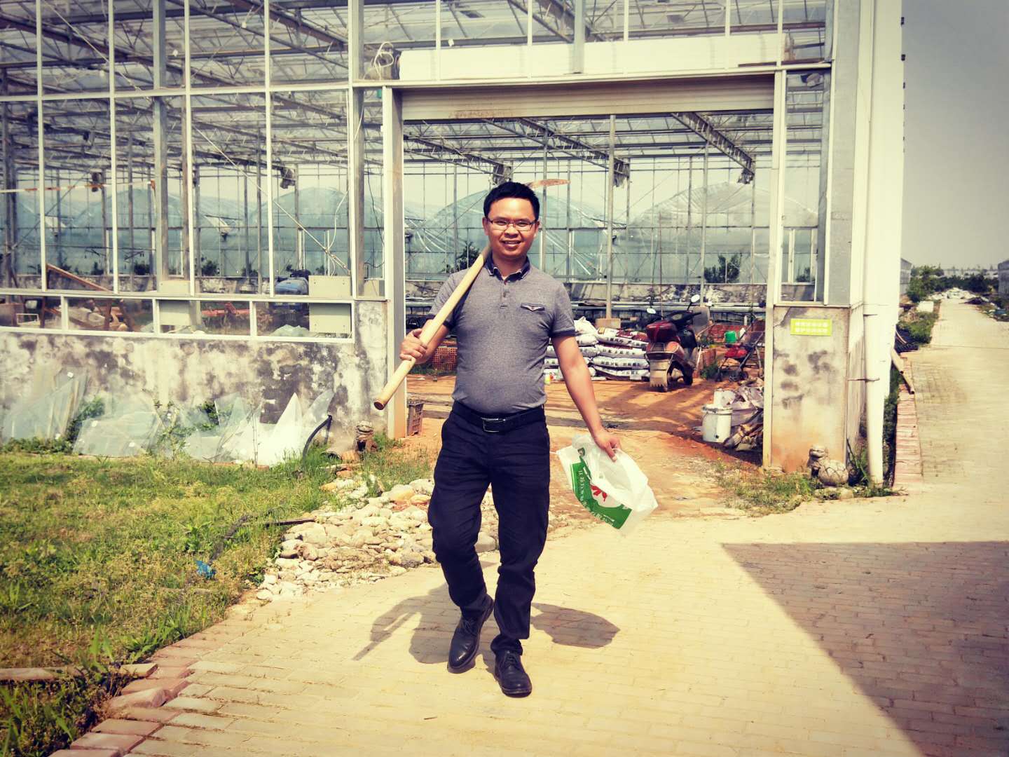 迎难而上的直爽汉子——记浙江星空体育网页版,星空体育（中国）官方网站登录界面农业开发有限公司开发部经理陈波