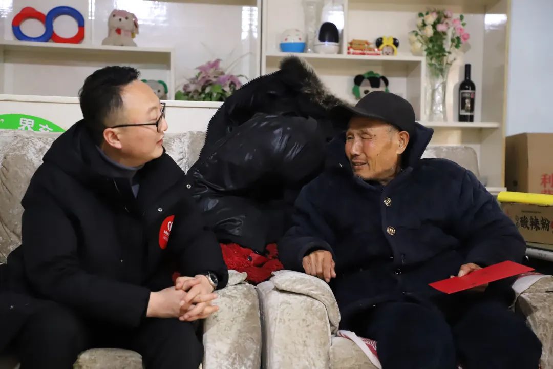 冬日送温暖 真情暖人心——第十三季“大爱星空体育网页版,星空体育（中国）官方网站登录界面 暖冬行动”第二站