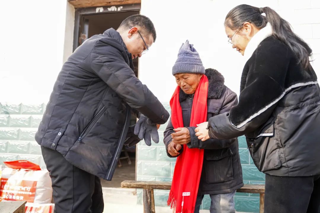 走访慰问送温情 殷殷关怀暖人心｜第十四季“大爱星空体育网页版,星空体育（中国）官方网站登录界面 温暖‘桐’行”第一站